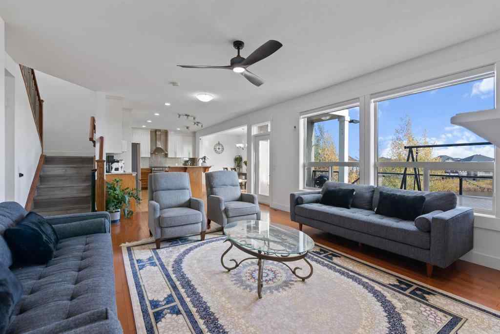 MLS® A2263648 - 332 kinniburgh Boulevard  in Kinniburgh North Chestermere, Residential