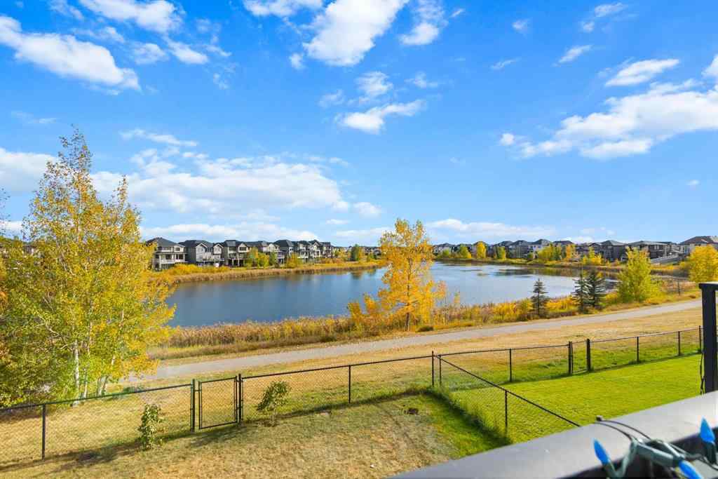 MLS® A2263648 - 332 kinniburgh Boulevard  in Kinniburgh North Chestermere, Residential