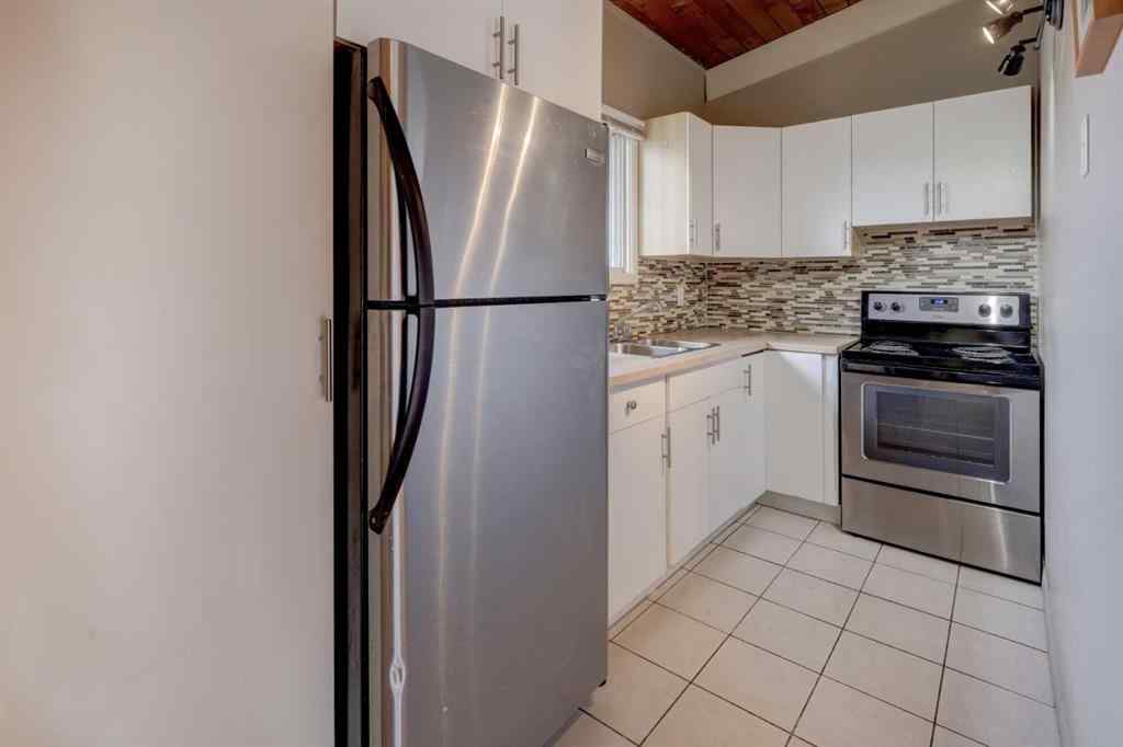 MLS® A2263652 - 529 Sabrina Road SW in Southwood Calgary, Residential