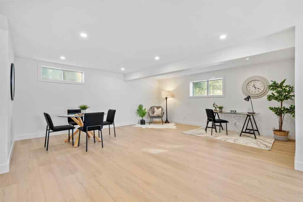 MLS® A2263663 - 824 Sierra Morena Place SW in Signal Hill Calgary, Residential