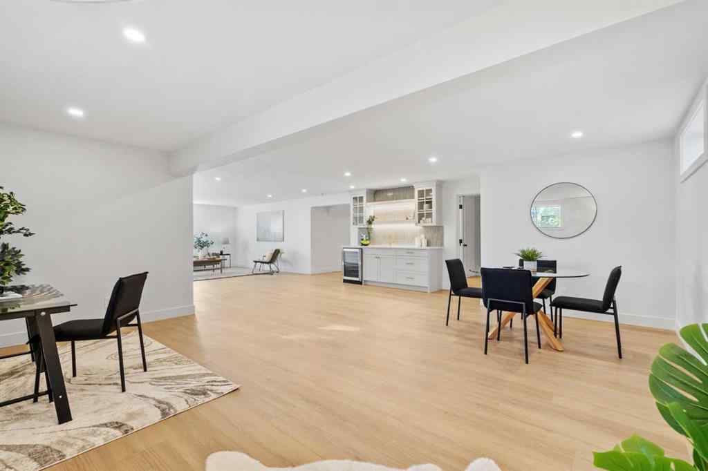 MLS® A2263663 - 824 Sierra Morena Place SW in Signal Hill Calgary, Residential