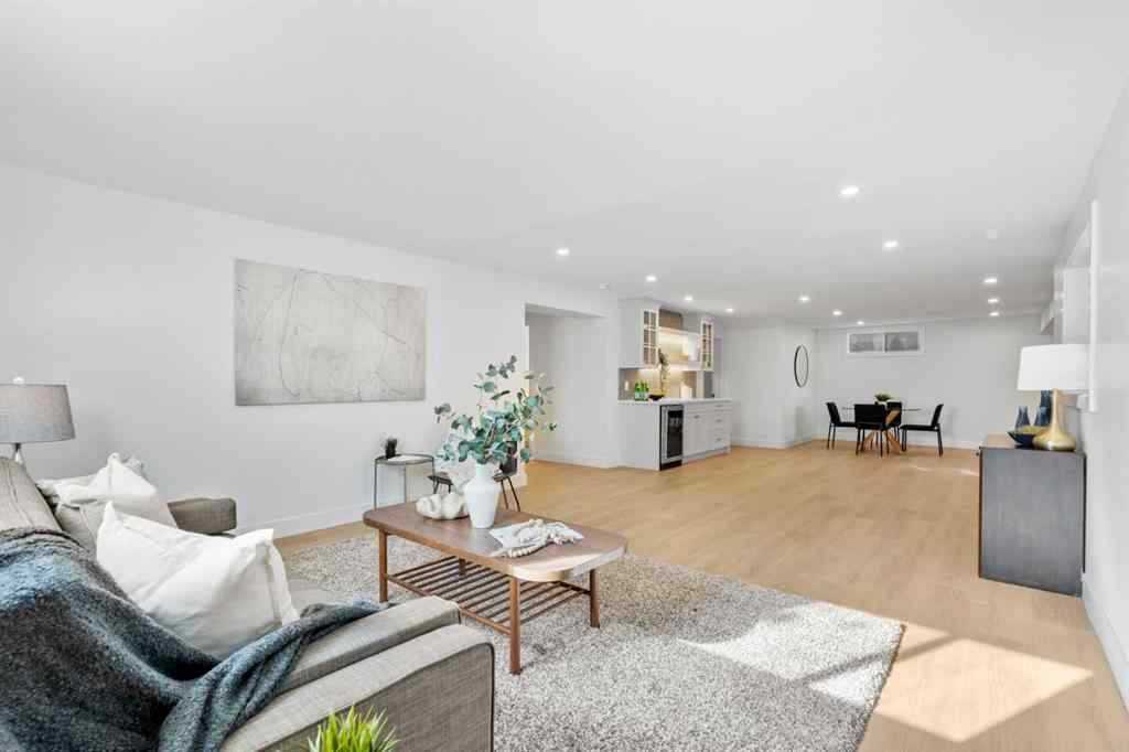 MLS® A2263663 - 824 Sierra Morena Place SW in Signal Hill Calgary, Residential