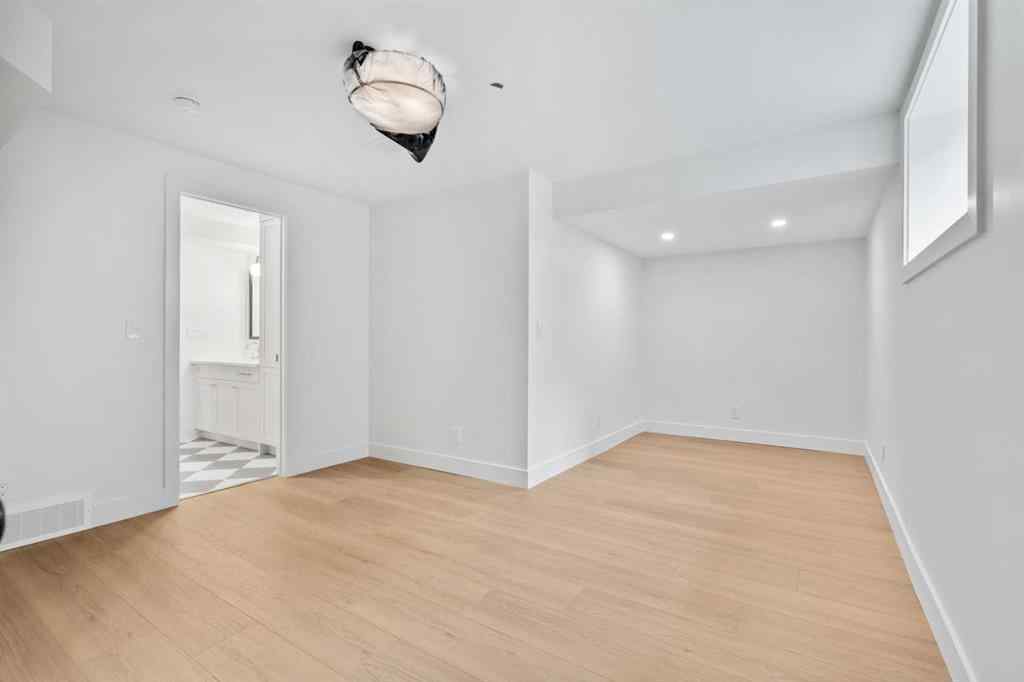 MLS® A2263663 - 824 Sierra Morena Place SW in Signal Hill Calgary, Residential