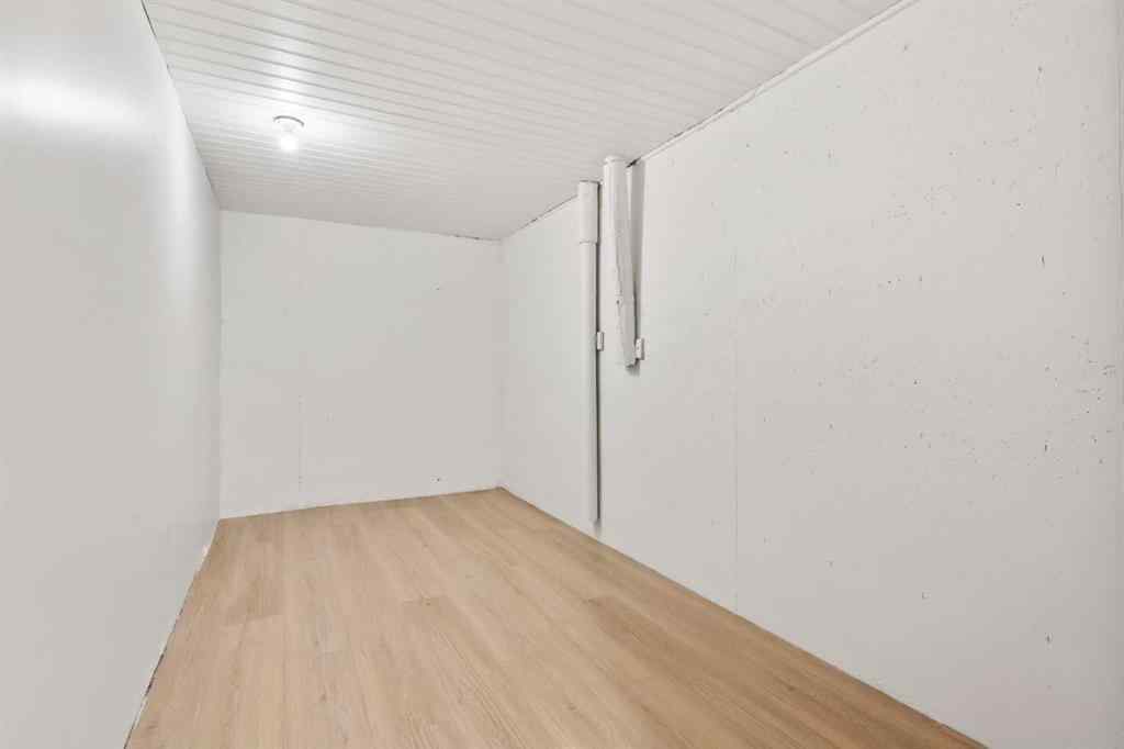 MLS® A2263663 - 824 Sierra Morena Place SW in Signal Hill Calgary, Residential