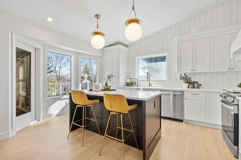 MLS® A2263663 - 824 Sierra Morena Place SW in Signal Hill Calgary, Residential