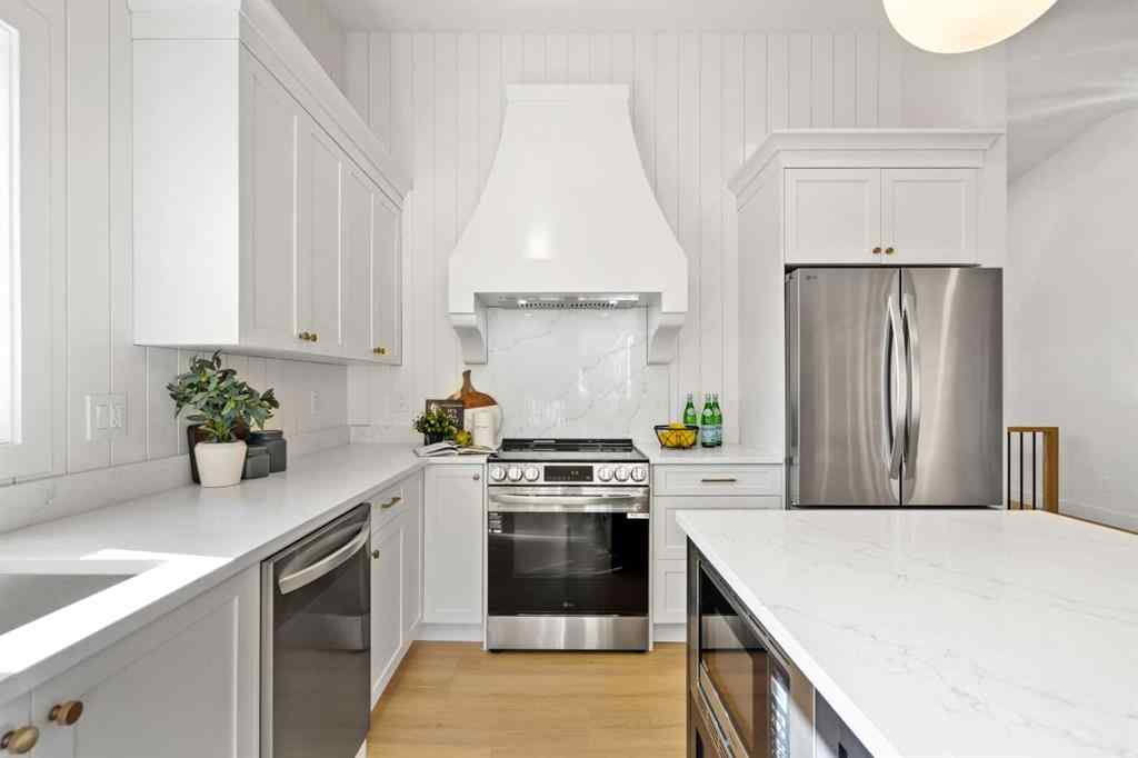 MLS® A2263663 - 824 Sierra Morena Place SW in Signal Hill Calgary, Residential