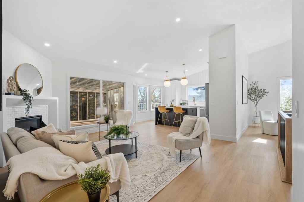 MLS® A2263663 - 824 Sierra Morena Place SW in Signal Hill Calgary, Residential