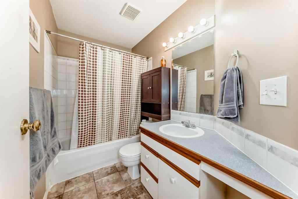 MLS® A2263665 - Unit #B 1 Eline Street  in Eastview Red Deer, Residential