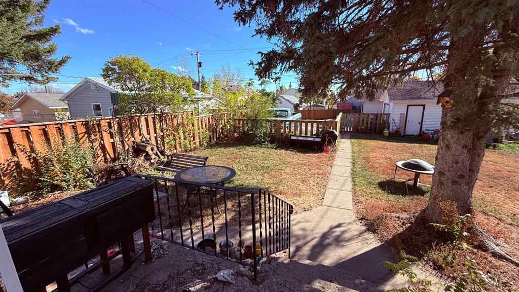 MLS® A2263668 - 215 5 Avenue W in Hanna Hanna, Residential