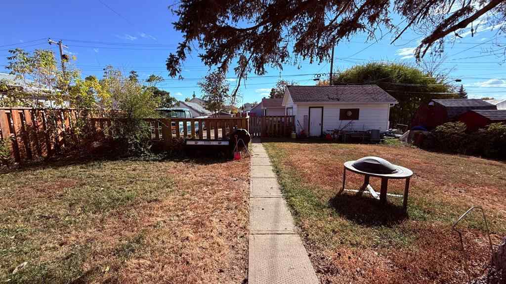 MLS® A2263668 - 215 5 Avenue W in Hanna Hanna, Residential