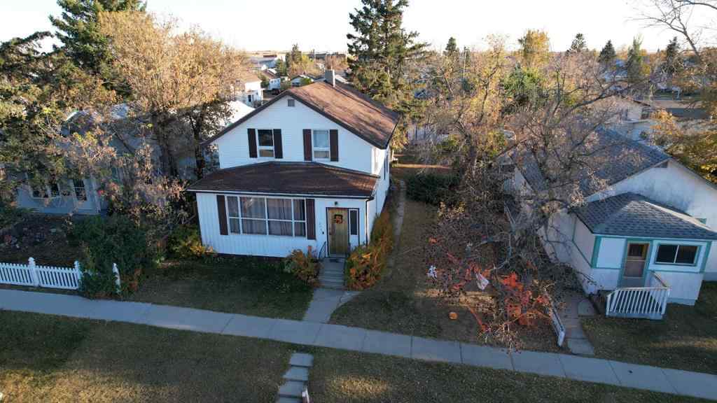 MLS® A2263668 - 215 5 Avenue W in Hanna Hanna, Residential