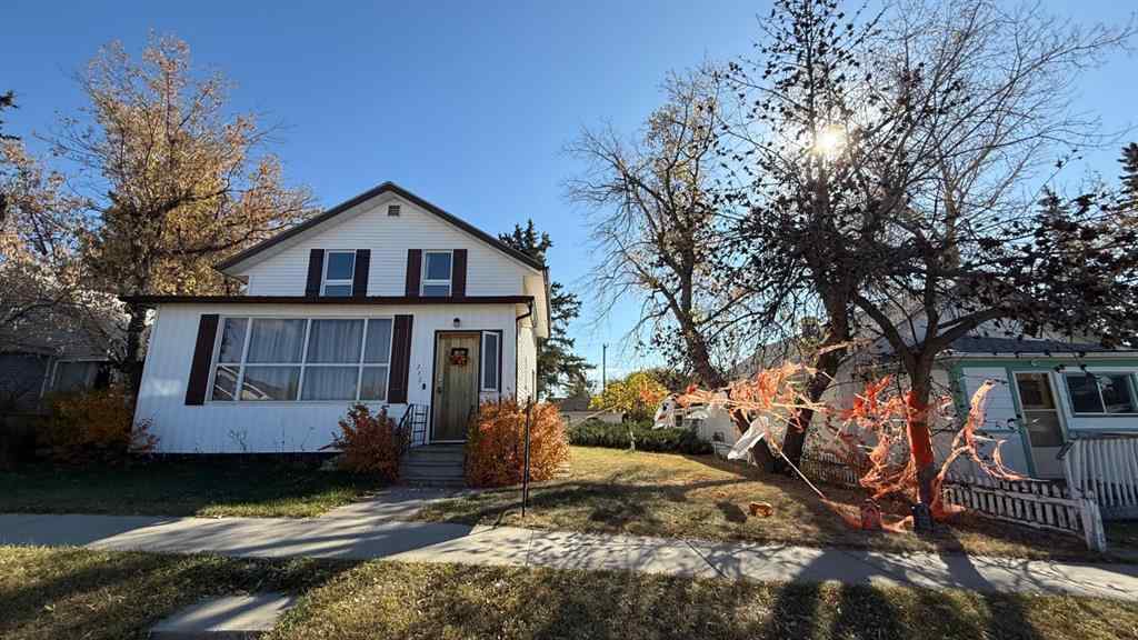 MLS® A2263668 - 215 5 Avenue W in Hanna Hanna, Residential