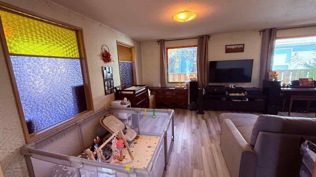 MLS® A2263668 - 215 5 Avenue W in Hanna Hanna, Residential