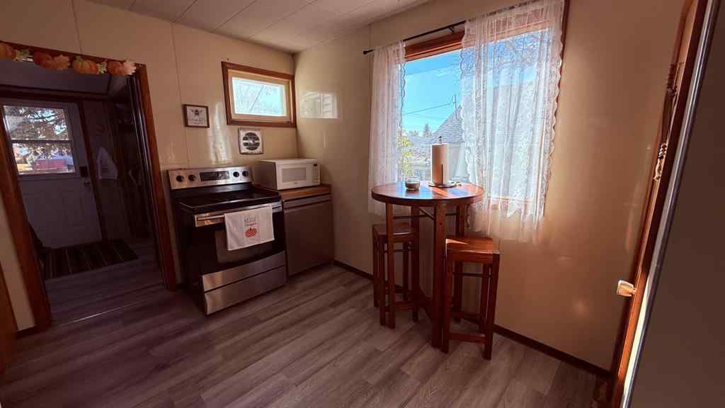 MLS® A2263668 - 215 5 Avenue W in Hanna Hanna, Residential