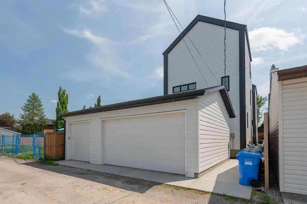 MLS® A2263670 - Unit #2 136 21 Avenue NE in Tuxedo Park Calgary, Residential