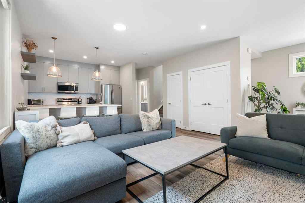 MLS® A2263670 - Unit #2 136 21 Avenue NE in Tuxedo Park Calgary, Residential