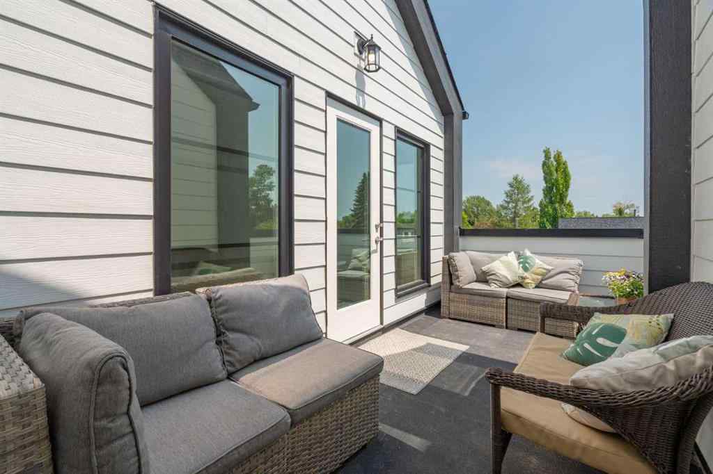 MLS® A2263670 - Unit #2 136 21 Avenue NE in Tuxedo Park Calgary, Residential