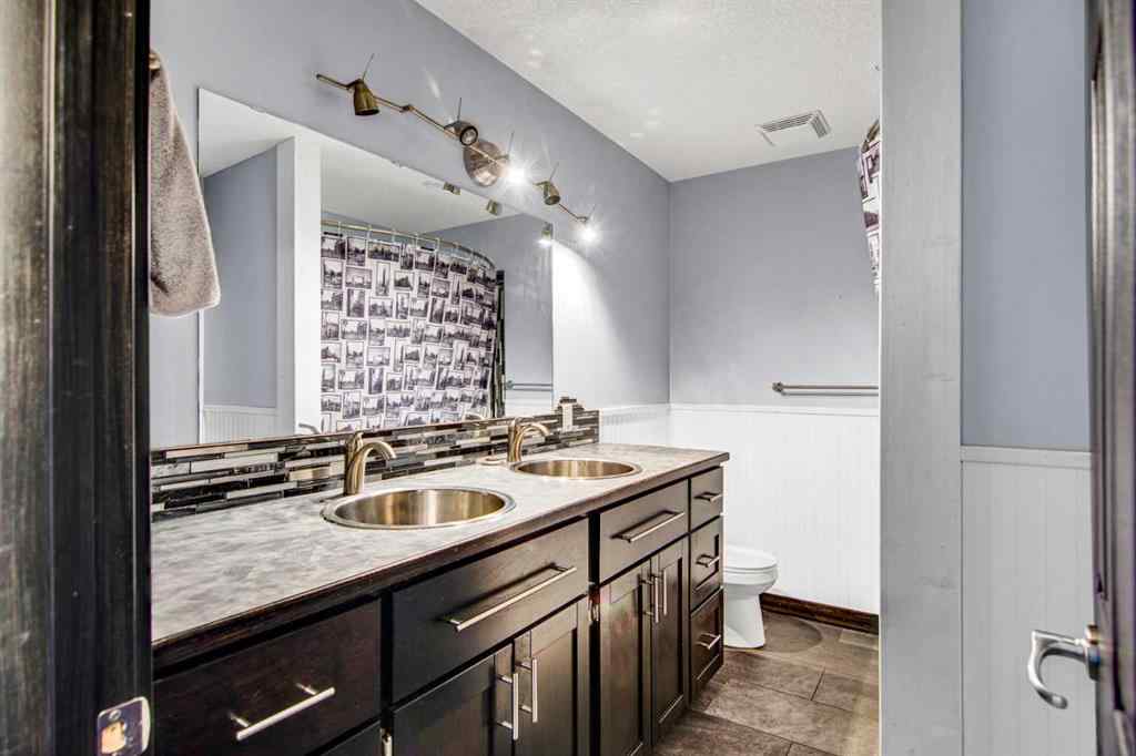 MLS® A2263671 - 4622 58 Avenue  in NONE Rimbey, Residential