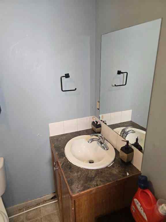 MLS® A2263675 - 244 16 Street E in Meadowbrook Brooks, Residential