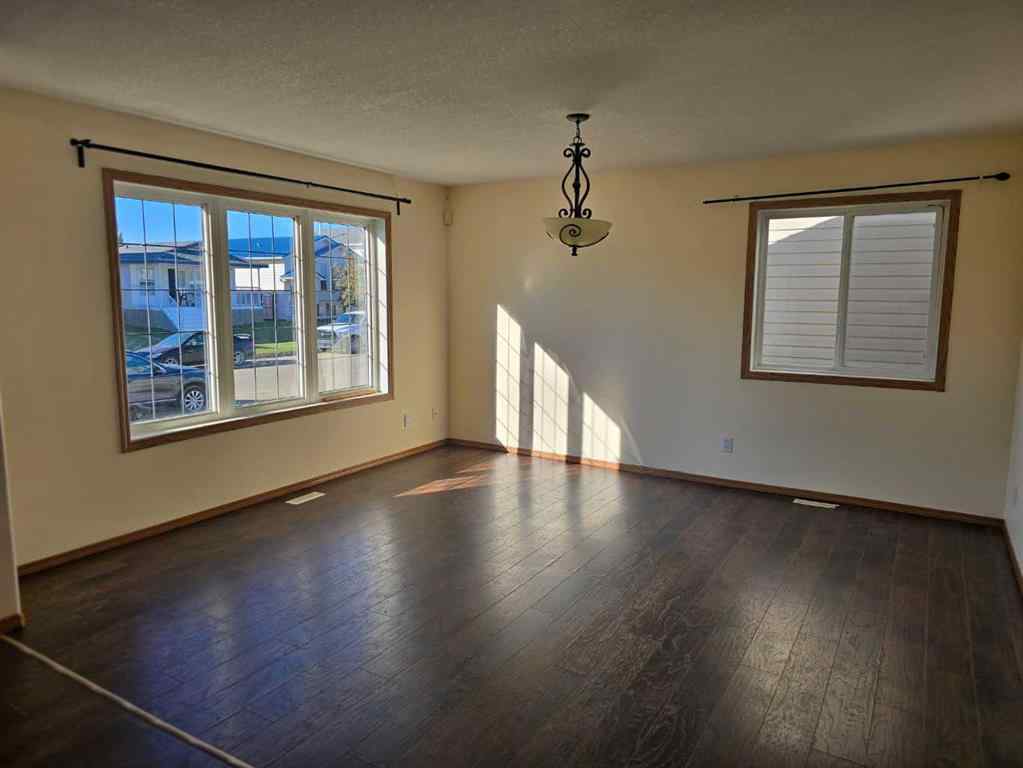 MLS® A2263675 - 244 16 Street E in Meadowbrook Brooks, Residential