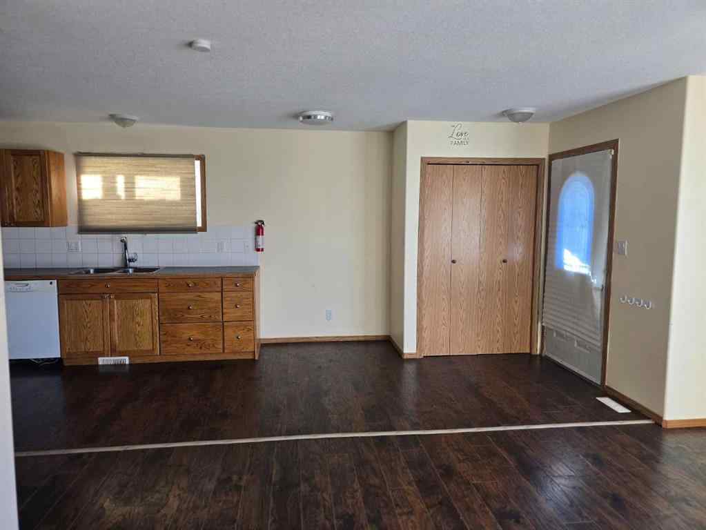 MLS® A2263675 - 244 16 Street E in Meadowbrook Brooks, Residential