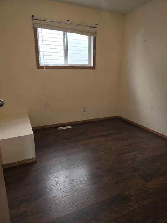 MLS® A2263675 - 244 16 Street E in Meadowbrook Brooks, Residential