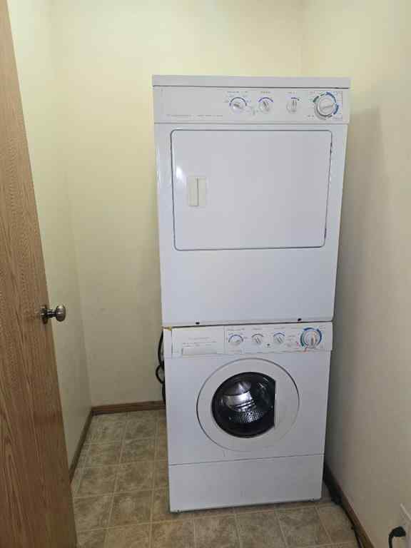 MLS® A2263675 - 244 16 Street E in Meadowbrook Brooks, Residential