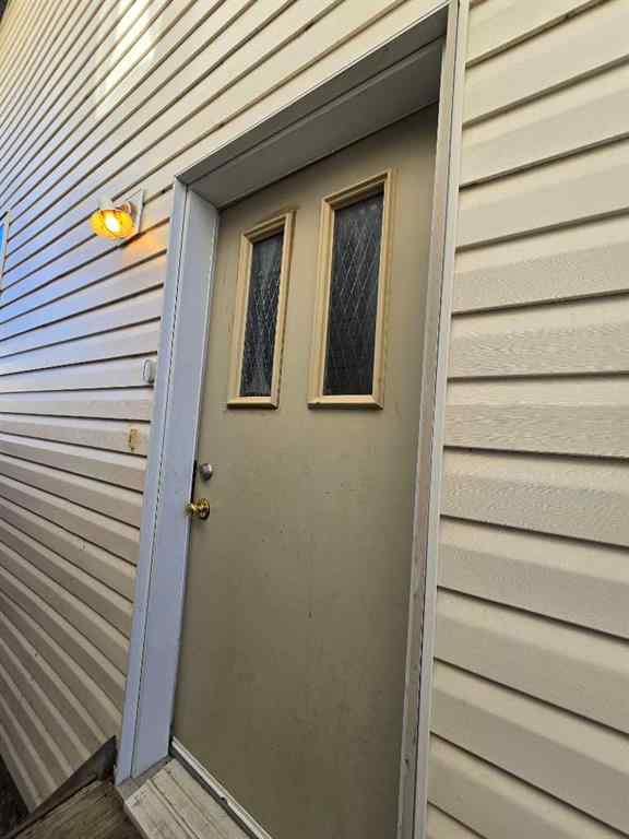 MLS® A2263675 - 244 16 Street E in Meadowbrook Brooks, Residential