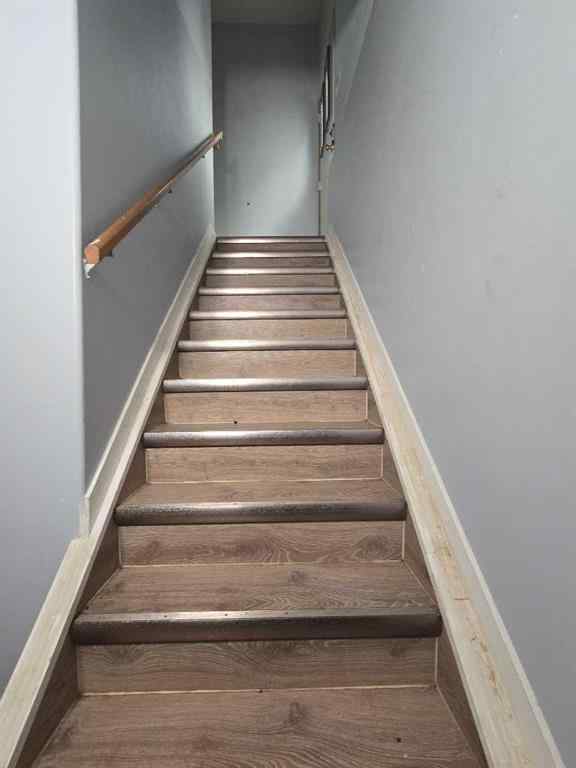 MLS® A2263675 - 244 16 Street E in Meadowbrook Brooks, Residential