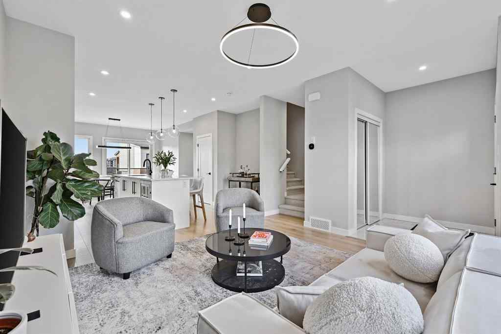 MLS® A2263677 - 2225 77 Street SW in Springbank Hill Calgary, Residential