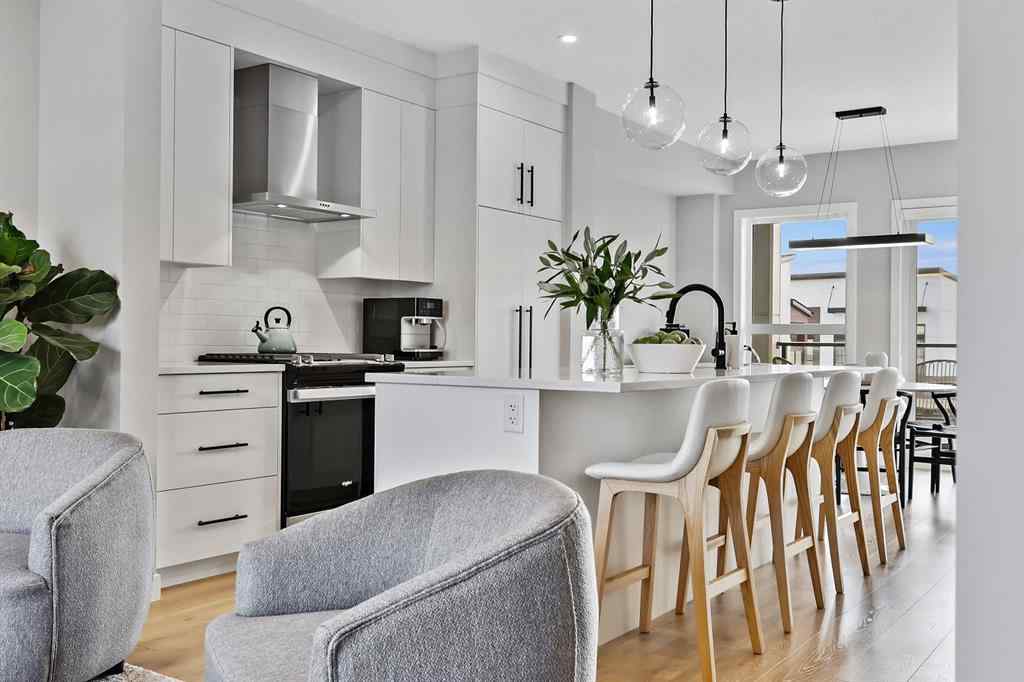 MLS® A2263677 - 2225 77 Street SW in Springbank Hill Calgary, Residential