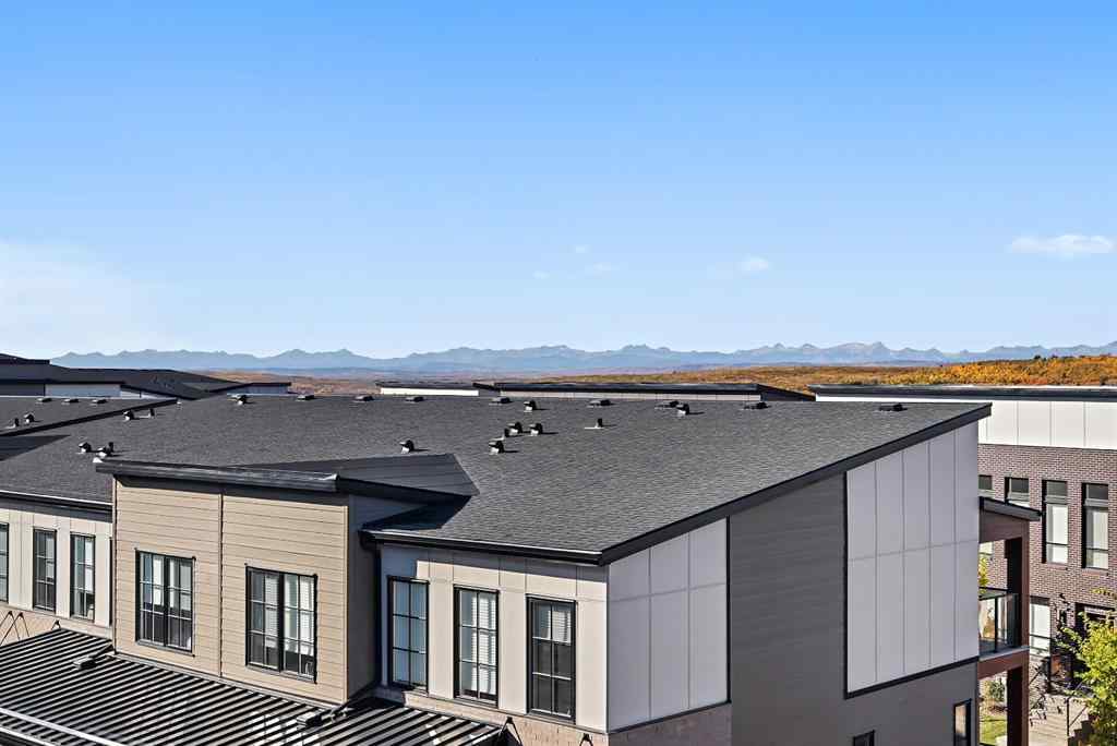 MLS® A2263677 - 2225 77 Street SW in Springbank Hill Calgary, Residential