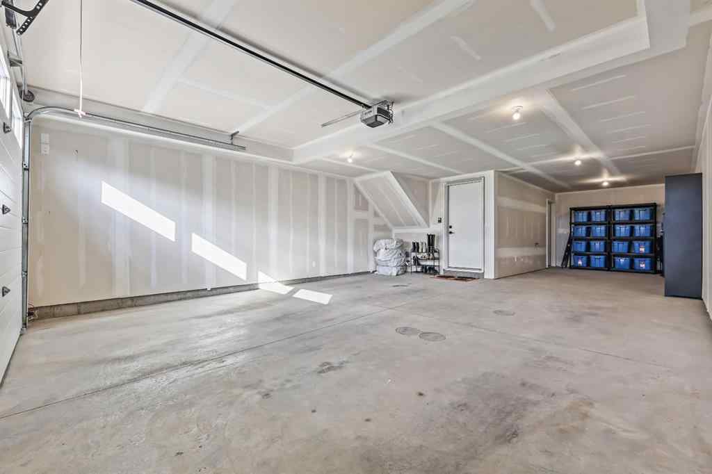 MLS® A2263677 - 2225 77 Street SW in Springbank Hill Calgary, Residential