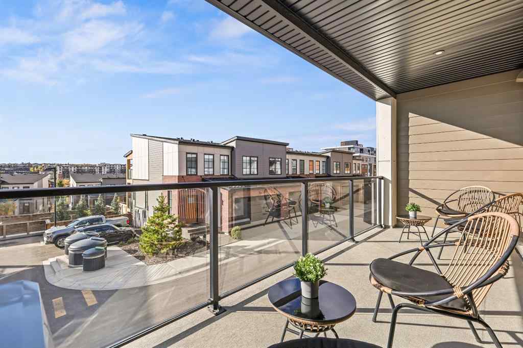 MLS® A2263677 - 2225 77 Street SW in Springbank Hill Calgary, Residential