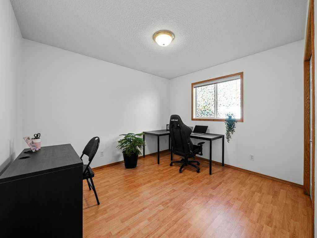 MLS® A2263678 - 74 Arbour Stone Rise NW in Arbour Lake Calgary, Residential