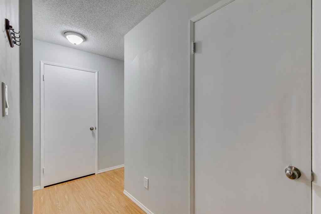 MLS® A2263681 - Unit #121 860 Midridge Drive SE in Midnapore Calgary, Residential