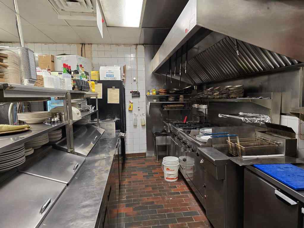 MLS® A2263687 -  16 Avenue NW in Mount Pleasant Calgary, Commercial