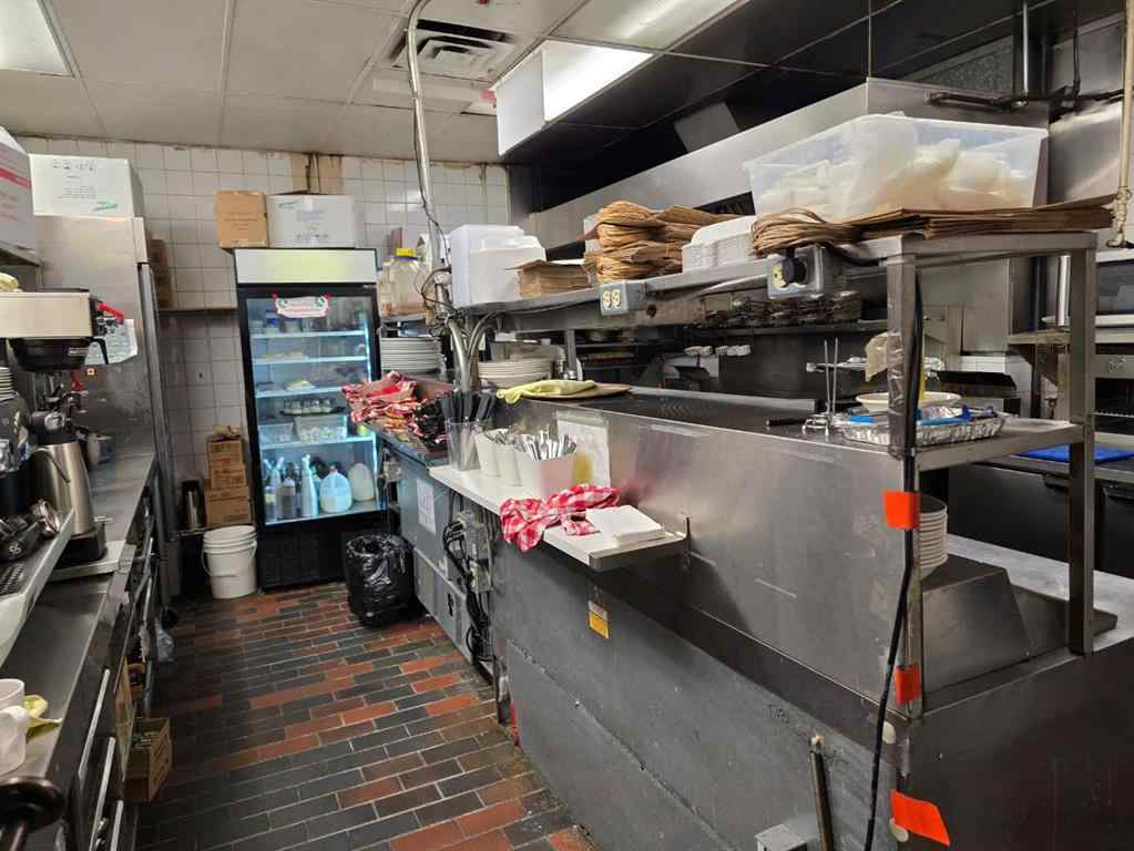 MLS® A2263687 -  16 Avenue NW in Mount Pleasant Calgary, Commercial