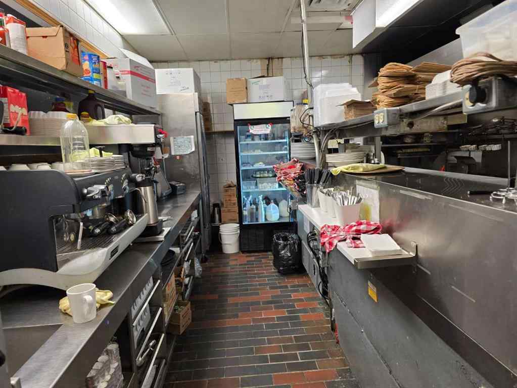 MLS® A2263687 -  16 Avenue NW in Mount Pleasant Calgary, Commercial