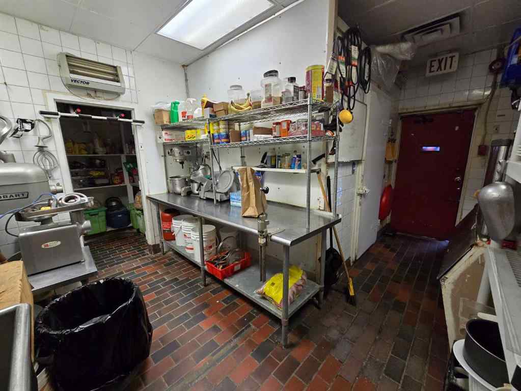 MLS® A2263687 -  16 Avenue NW in Mount Pleasant Calgary, Commercial