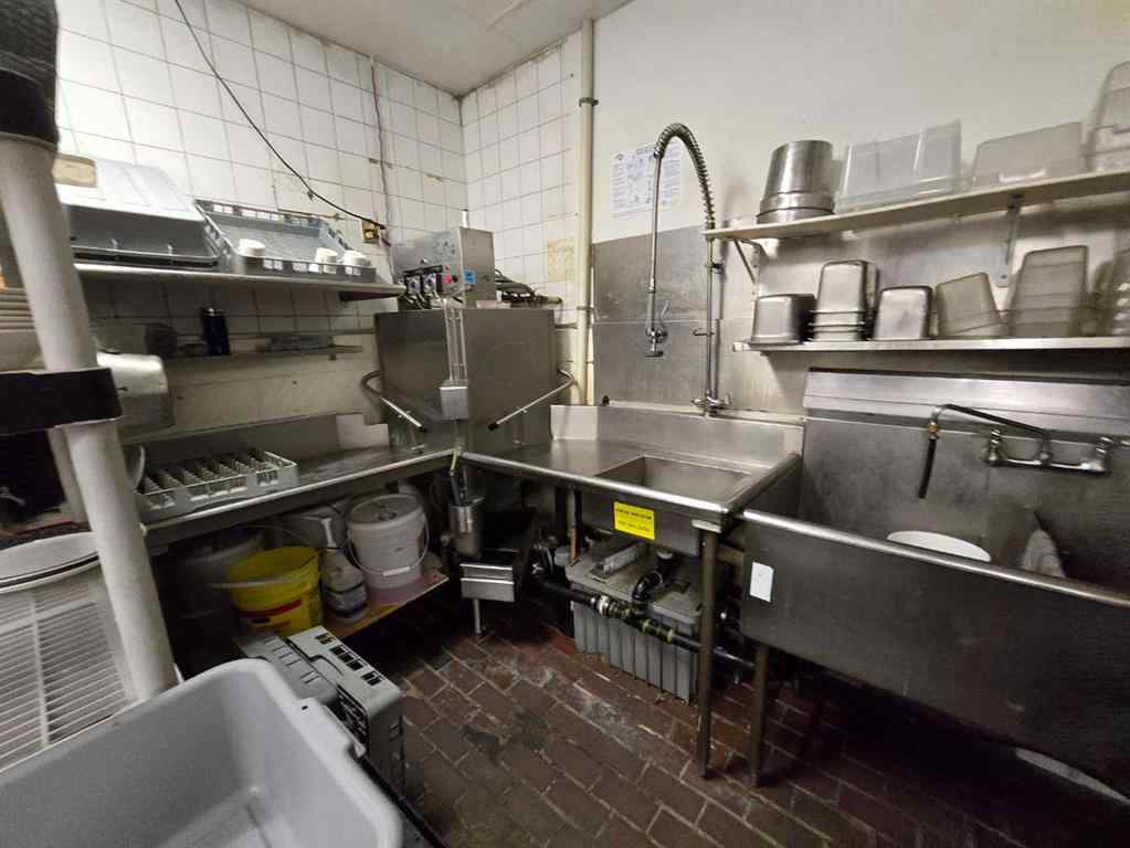 MLS® A2263687 -  16 Avenue NW in Mount Pleasant Calgary, Commercial