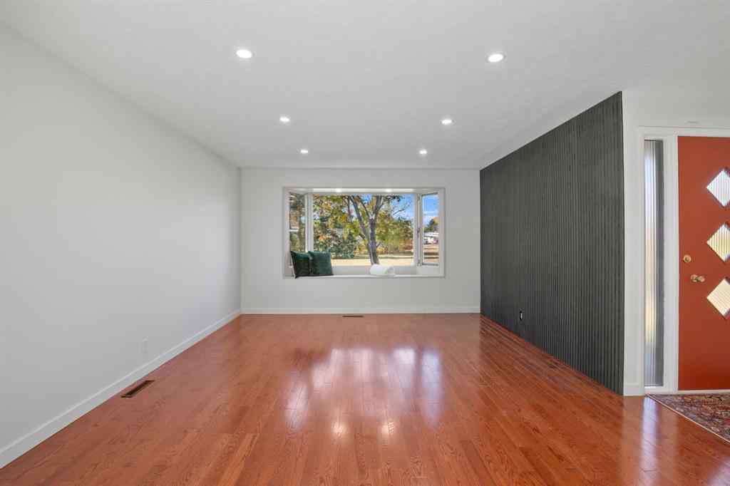 MLS® A2263696 - 7 Stirling Close  in Sunnybrook Red Deer, Residential