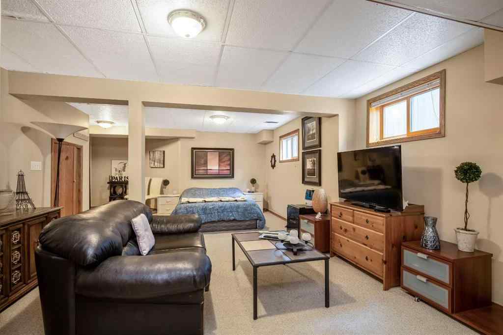 MLS® A2263704 - 6 Castle Place  in Glenbow Cochrane, Residential