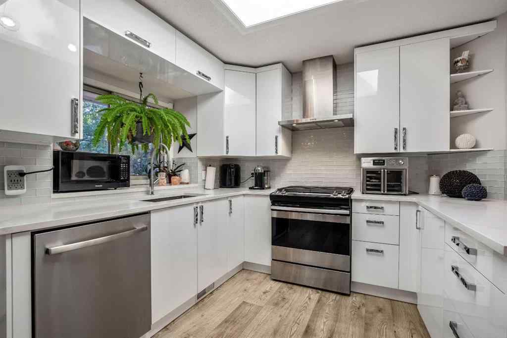 MLS® A2263704 - 6 Castle Place  in Glenbow Cochrane, Residential