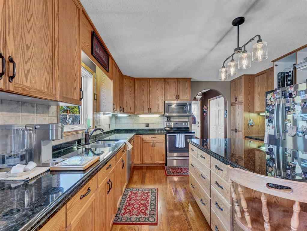 MLS® A2263705 - 833 1 Street Close W in NONE Bassano, Residential