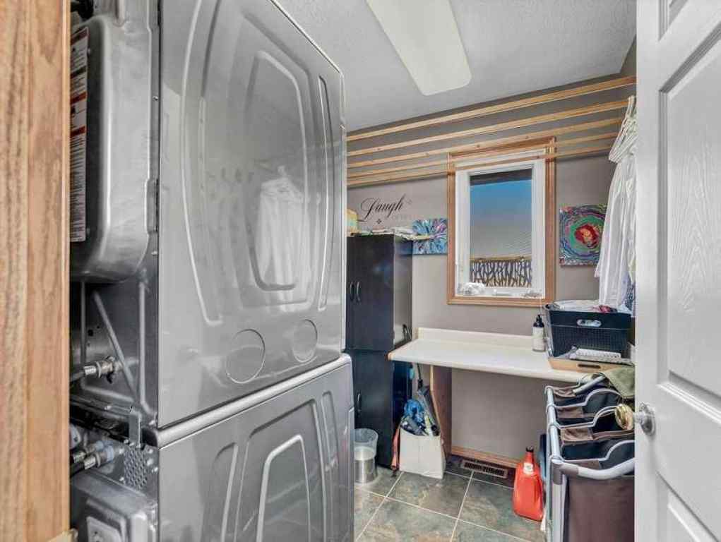 MLS® A2263705 - 833 1 Street Close W in NONE Bassano, Residential