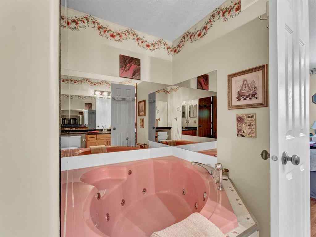 MLS® A2263705 - 833 1 Street Close W in NONE Bassano, Residential