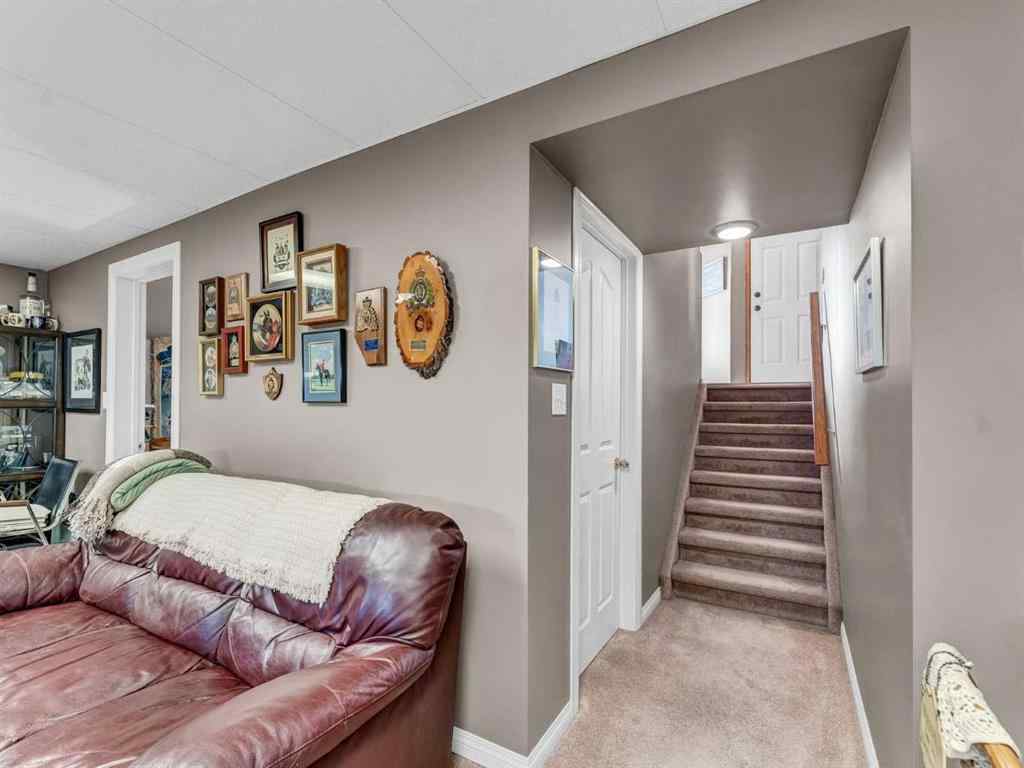 MLS® A2263705 - 833 1 Street Close W in NONE Bassano, Residential