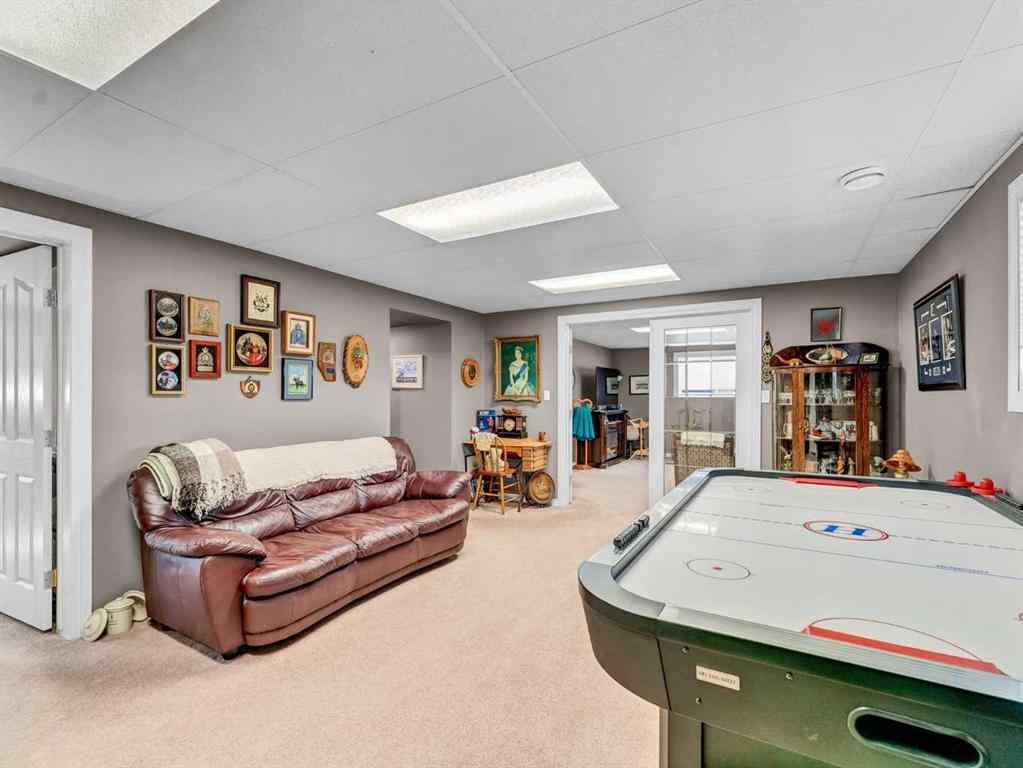 MLS® A2263705 - 833 1 Street Close W in NONE Bassano, Residential