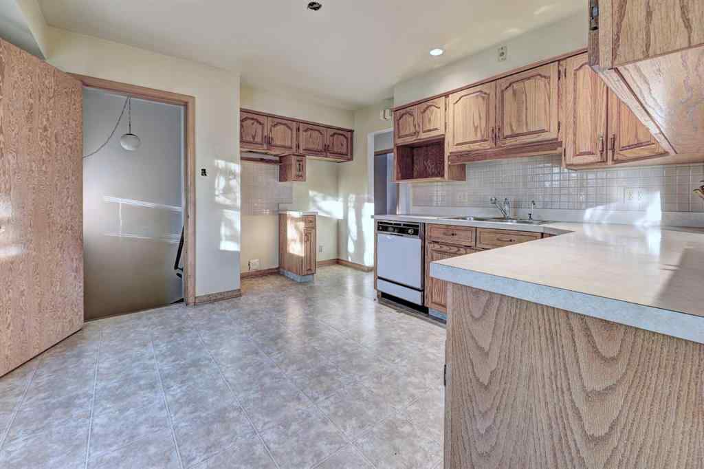 MLS® A2263718 - 71 Rosery Drive NW in Rosemont Calgary, Residential